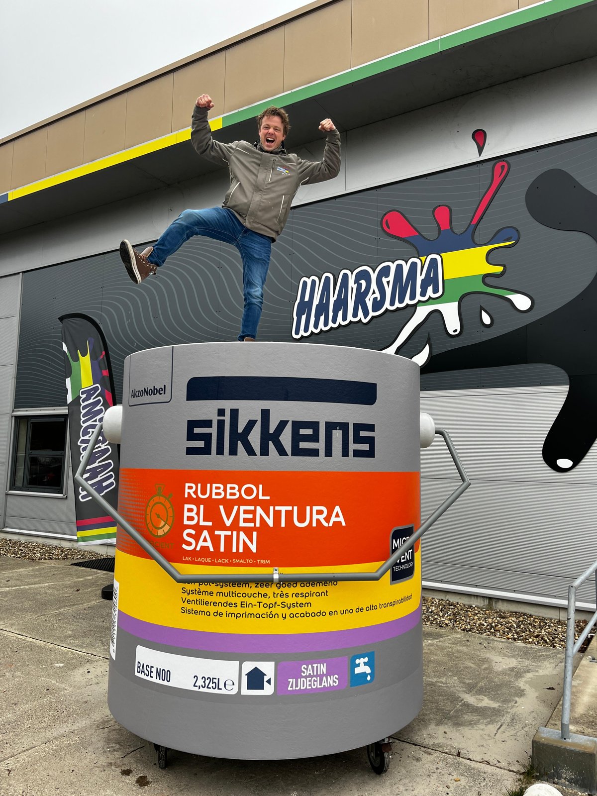 Enthousiaste Haarsma bij het grote Sikkens-blik